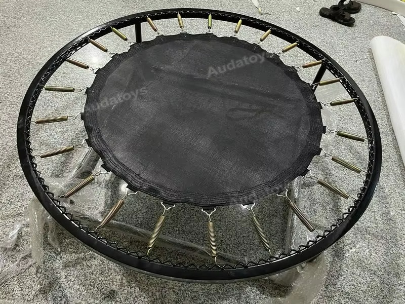 Ronde zachte springtrampoline  - Kids Toys Rental recensie en prijs